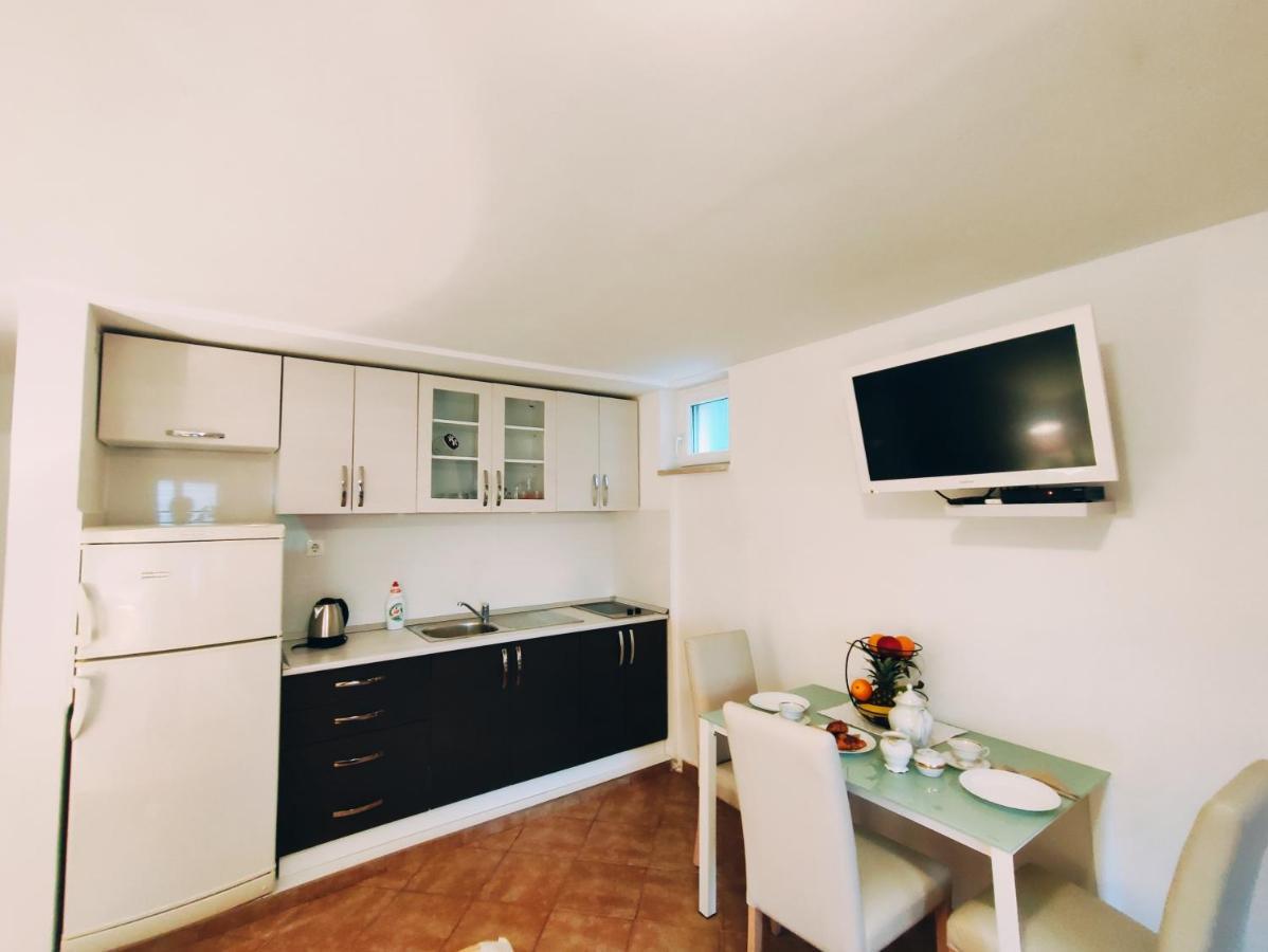 Apartmani Nada Mustapic Brela Exterior photo